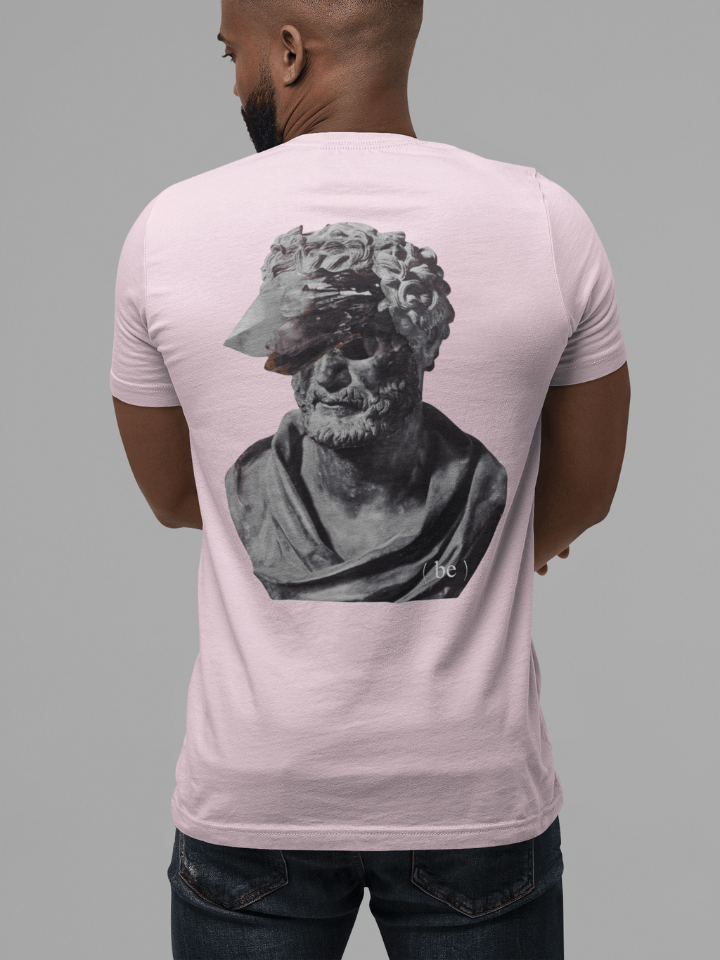 Camiseta rosa vista trasera con diseño de estatua clásica Thought explosion.