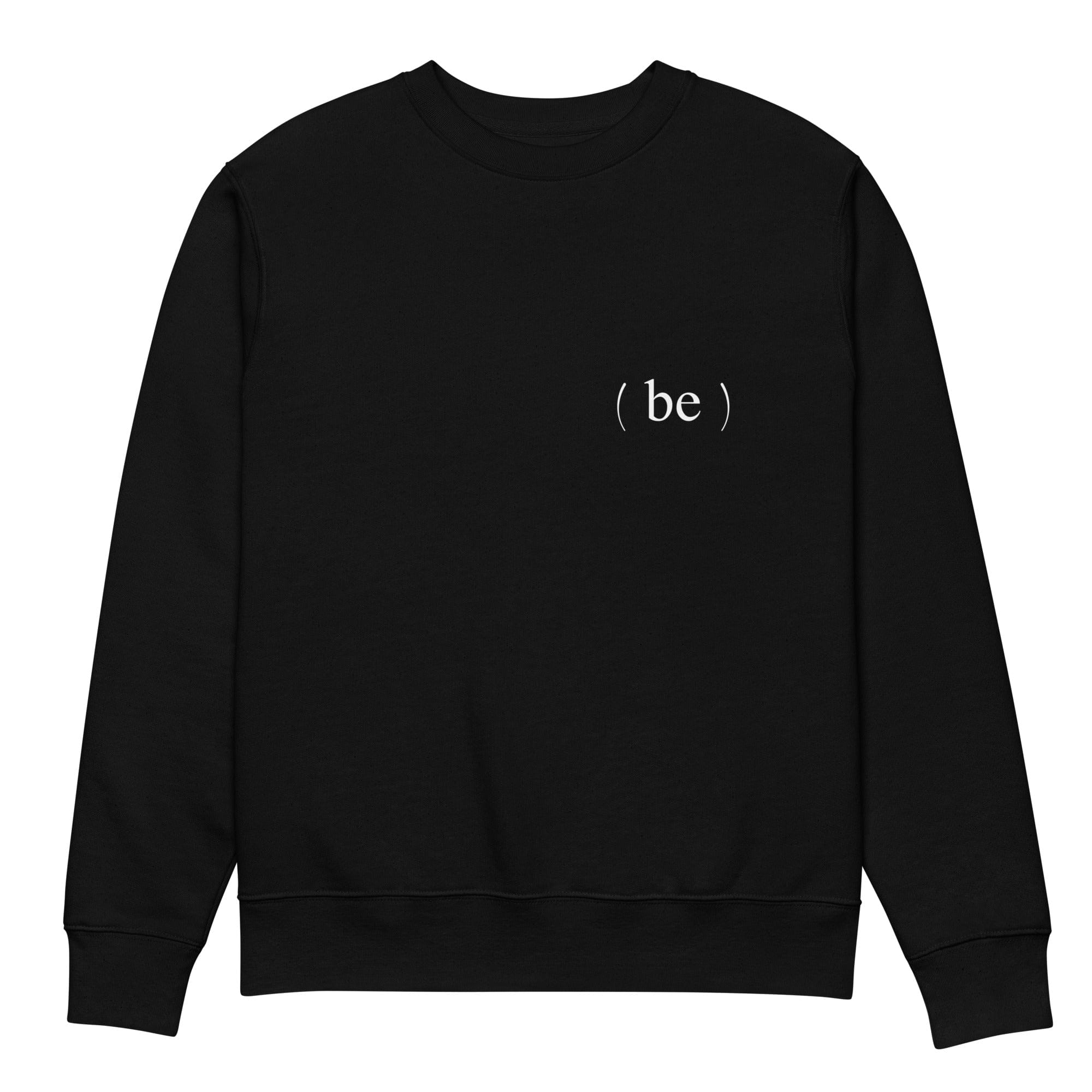 Sudadera negra minimalista con pequeño logo ( be ) en el pecho.